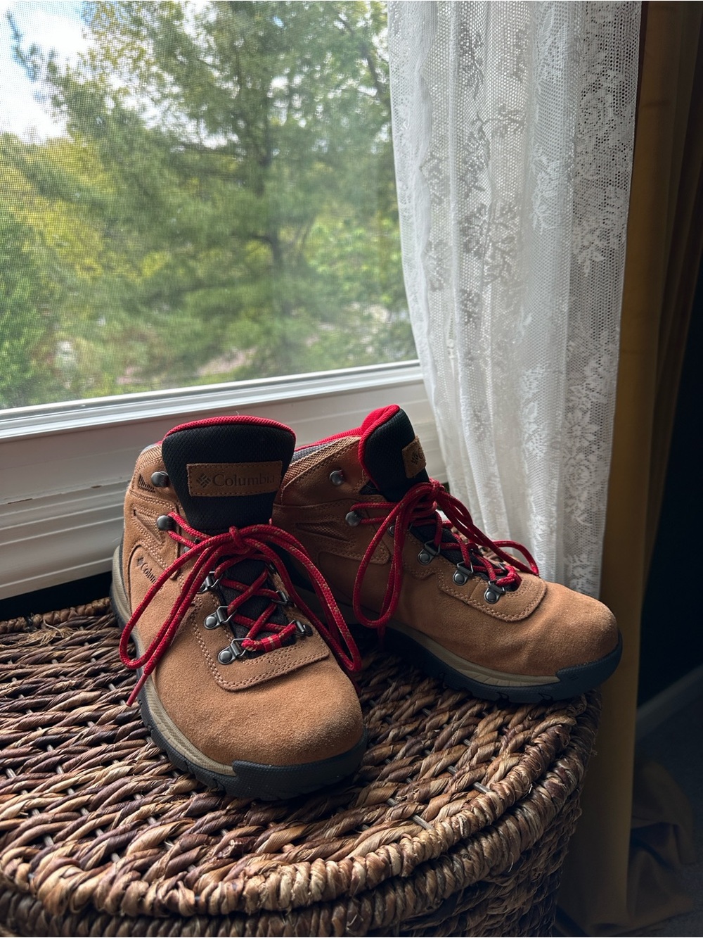 Columbia Brown Suede Hiking Boots with Red Accents - Picture 9 of 12